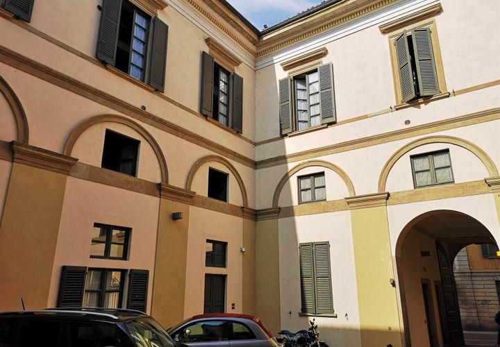 L'establiment comercial a Vigevano, Pavia, Vigevano - € 1.500/mes | Ref: 26 AB - UFFICI - foto 1