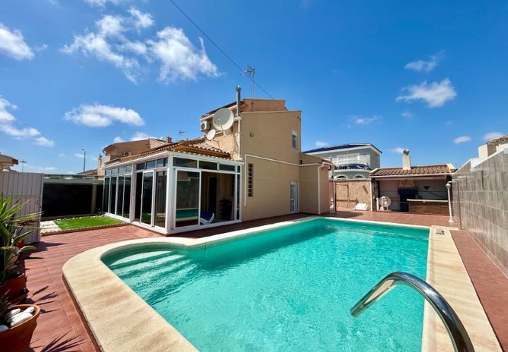 Villa i La Torreta, Alicante, La Torreta - € 549.900 | Ref: MLSC8080844 - foto 1