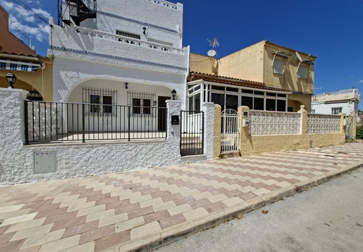 Stadthaus in La Marina, Alicante, La Marina - € 129.000 | Ref: 13792 - Foto 1