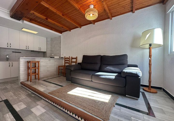 Villa a Torrevieja, Alicante, Torrevieja - € 218.000 | Ref: MLSC7163360/13477 - foto 1