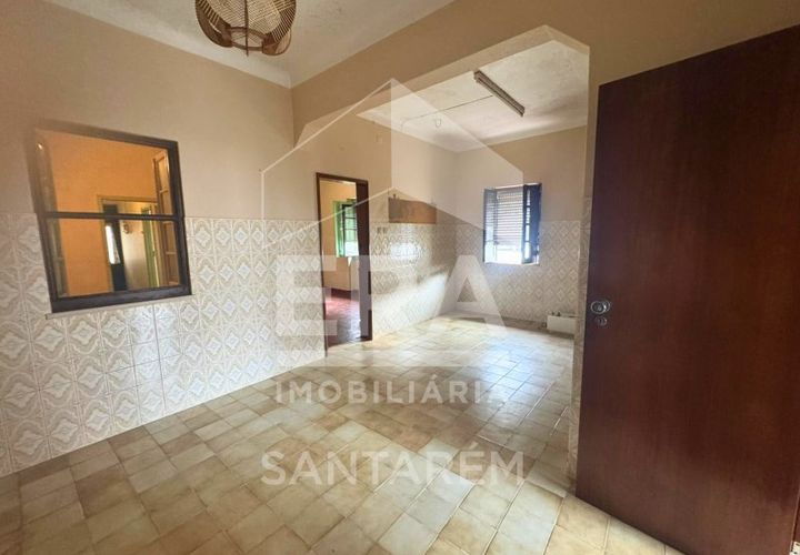 Villa i Almeirim, Santarem, Almeirim - € 205.000 | Ref: 12222 - foto 1