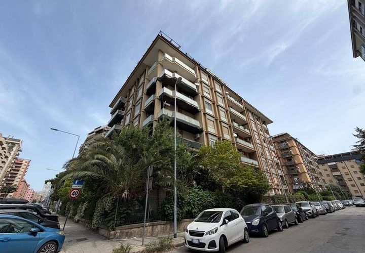 Leilighet i Palermo, Palermo, Palermo - € 340 000 | Ref: Piazza Europa - foto 1