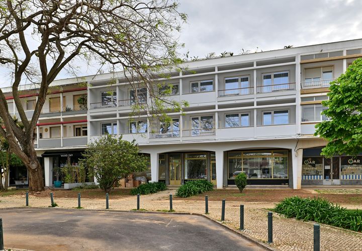 Erhvervsejendom i Carcavelos, Lisbon, Carcavelos - € 985.000 | Ref: C0283-01204 - foto 1