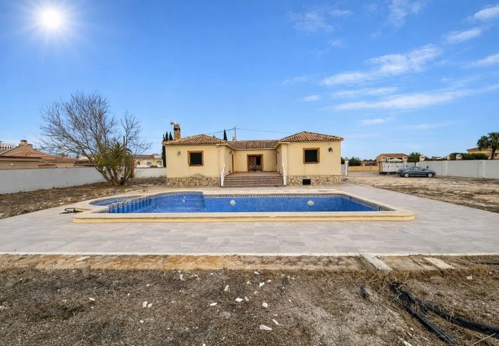 Landejendom i Catral, Alicante, Catral - € 329.900 | Ref: F124/3390 - foto 1