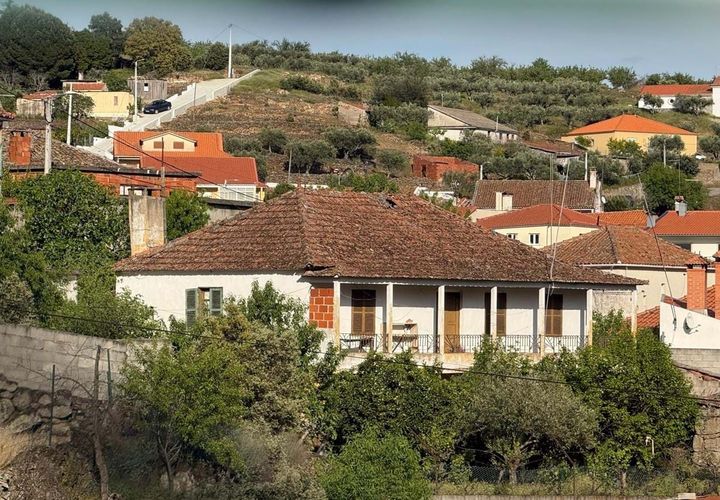 Villa a Vila Flor, Braganca, Vila Flor - € 75.000 | Ref: CM14 - foto 1