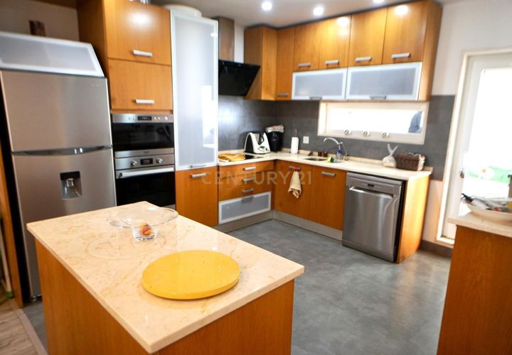 Villa i Loures, Lisbon, Loures - € 518.000 | Ref: C0222-07042 - foto 1