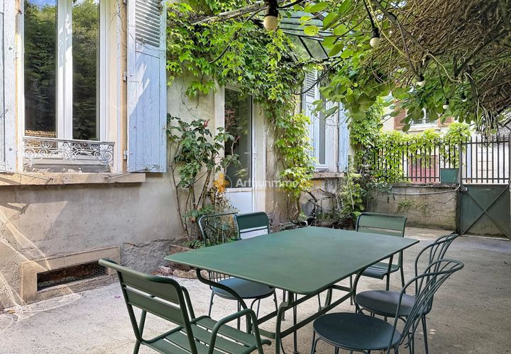 Villa i Bourgoin-Jallieu, Isere, Bourgoin-Jallieu - € 378.000 | Ref: 87004632 - foto 1