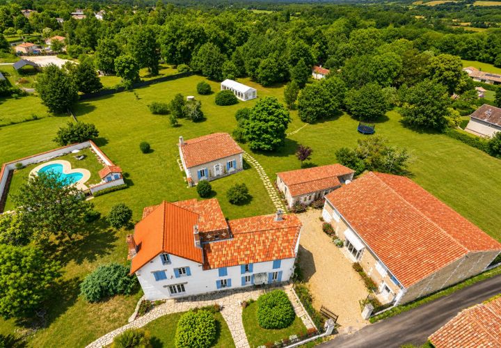 Villa in Riberac, Dordogne, Riberac - € 850.000 | Ref: BVI85386 - foto 1