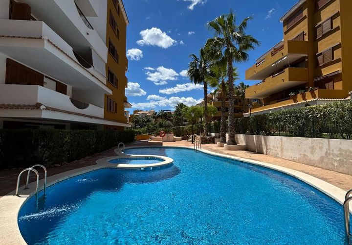 Apartament a Torrevieja, Alicante, Torrevieja - € 1.000/mes | Ref: 1100-2 - foto 1