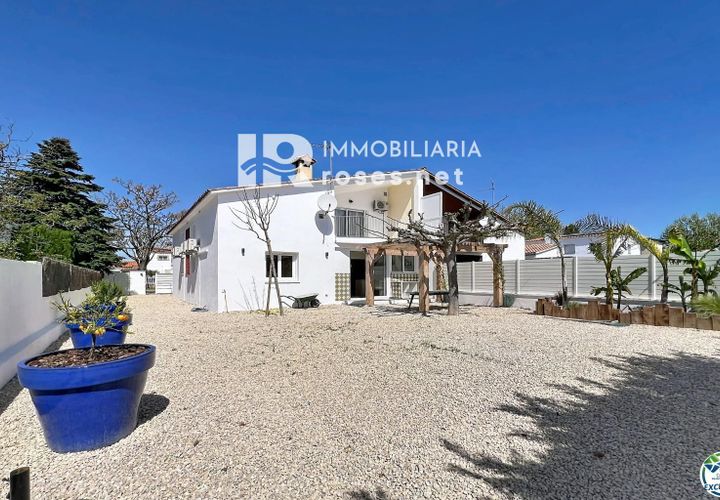 Villa i Empuriabrava, Gerona, Empuriabrava - € 595.000 | Ref: 3813 - foto 1