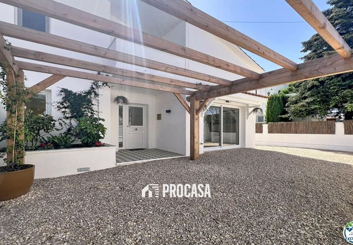 Villa i Empuriabrava, Gerona, Empuriabrava - € 595.000 | Ref: 4285 - foto 1
