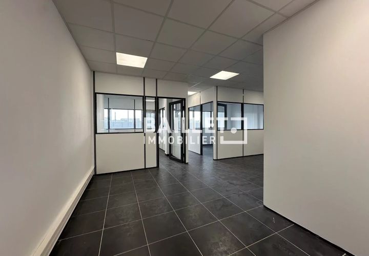 L'establiment comercial a Biot, Alpes-Maritimes, Biot - € 1.050/mes | Ref: 0977 - foto 1
