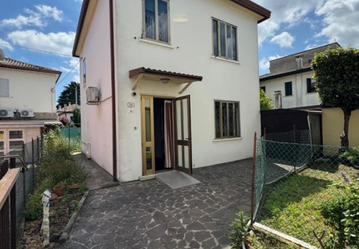 Villa i Padua, Padua, Padua - € 265.000 | Ref: 702 - foto 1