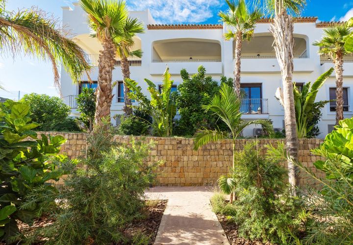 Villa i Estepona, Malaga, Estepona - € 470.250 | Ref: AltoasisVillas - foto 1