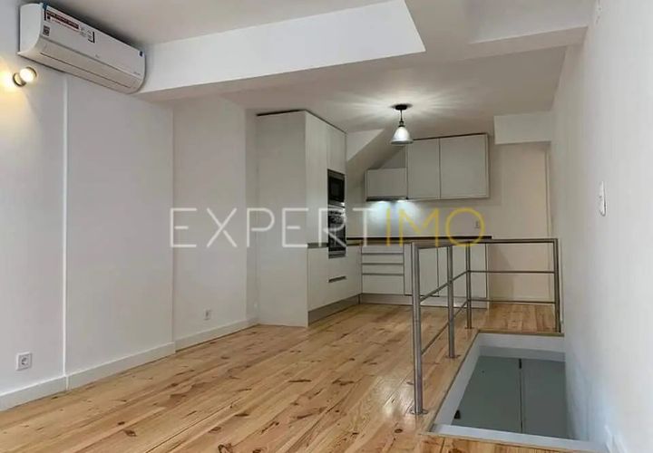 Villa i Amadora, Lisbon, Amadora - € 105.000 | Ref: COM_2618_GAMD - foto 1