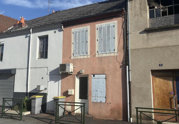 Byhus i Commentry, Allier, Commentry - € 35.000 | Ref: 85214 - foto 1