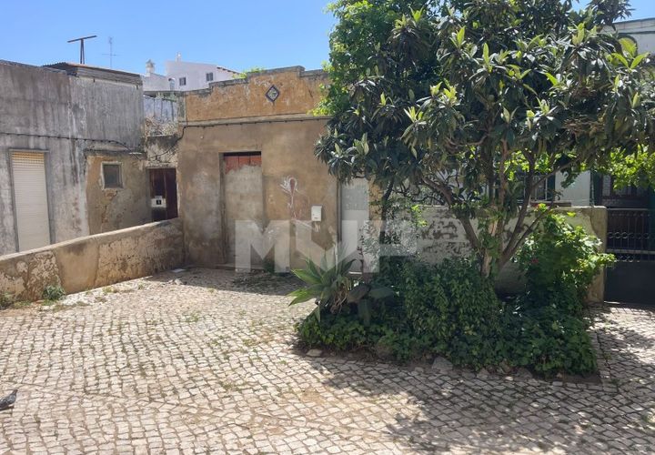 Villa i Faro, Faro, Faro - € 180.000 | Ref: 165210032 - foto 1