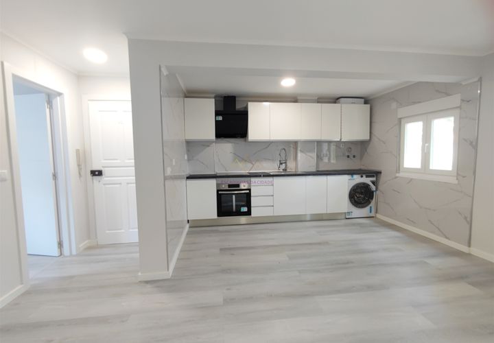 Lejlighed i Almada, Setubal, Almada - € 295.000 | Ref: TRI-100-26-AD - foto 1