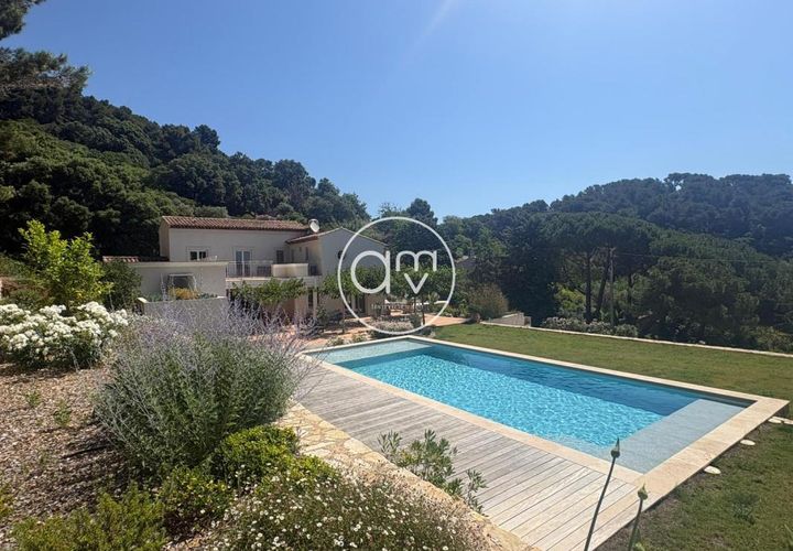 Villa a Carqueiranne, Var, Carqueiranne - € 1.990.000 | Ref: getkey_u_529601558 - foto 1