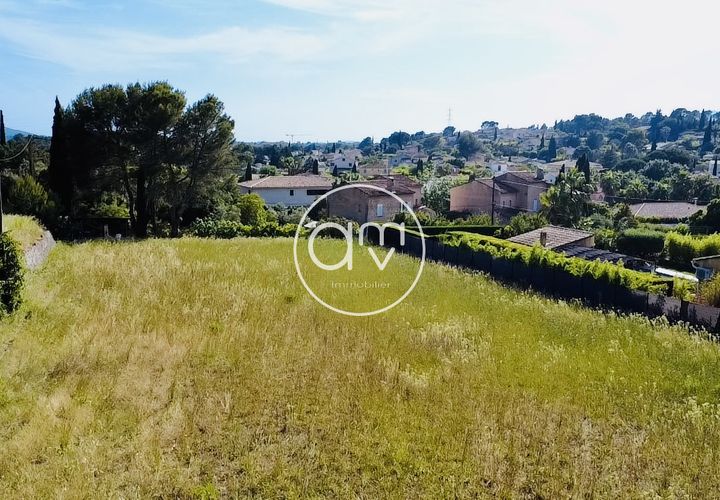 Helårsgrund i La Crau, Var, La Crau - € 329.000 | Ref: getkey_u_529600517 - foto 1