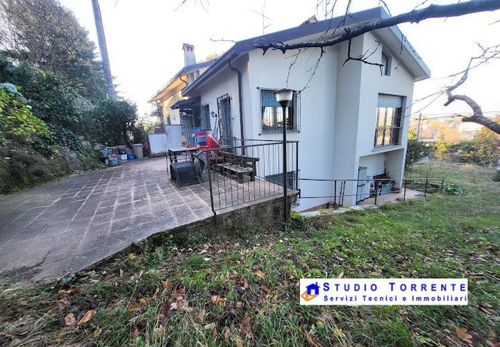 Villa i Inverigo, Como, Inverigo - € 330.000 | Ref: INVE330 - foto 1