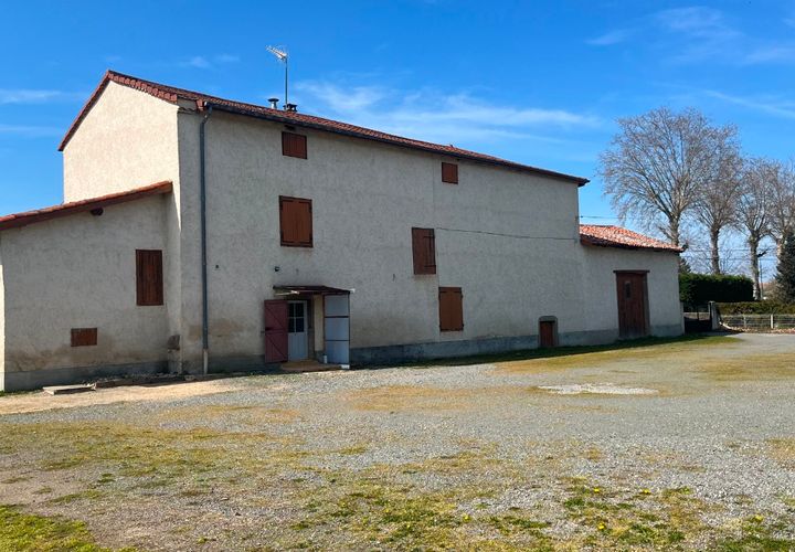 Farm hus i Civens, Loire, Civens - € 232.000 | Ref: 95M26 - foto 1