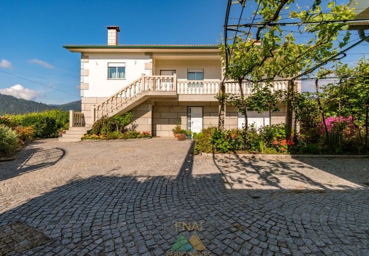 Villa i Amares, Braga, Amares - € 330.000 | Ref: AVV-005-042 - foto 1