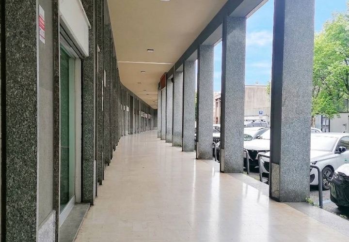 L'establiment comercial a Lecco, Lecco, Lecco - € 20.000/mes | Ref: 6494 - foto 1