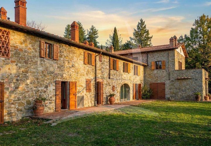 Farm hus i Loro Ciuffenna, Arezzo, Loro Ciuffenna - € 1.180.000 | Ref: A1190RC83615-1155732 - foto 1