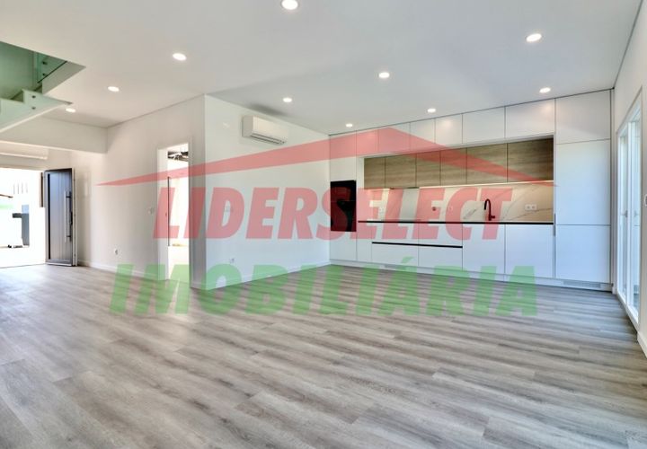 Villa i Torres Vedras, Lisbon, Torres Vedras - € 480.000 | Ref: 1232 - foto 1