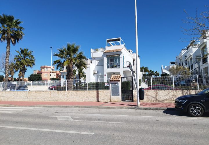 Byhus i Torrevieja, Alicante, Torrevieja - € 199.500 | Ref: CW2096 - foto 1