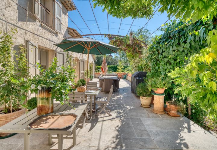 Villa i Valbonne, Alpes-Maritimes, Valbonne - € 2.690.000 | Ref: HH-16176889 - foto 1