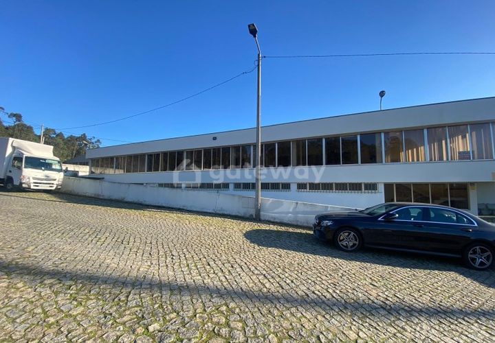 L'establiment comercial a Trofa, Porto, Trofa - € 15.000/mes | Ref: MAG_82 - foto 1