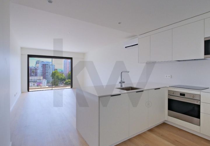 Apartament a Alges, Lisbon, Alges - € 3.000/mes | Ref: KWPT-032669 - foto 1