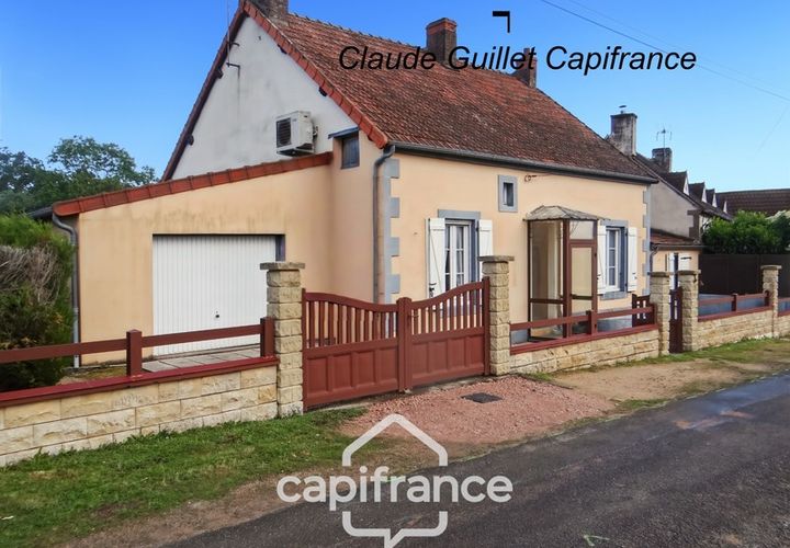 Villa en Commentry, Allier, Commentry - € 136.250 | Ref: 340936814878 - photo 1