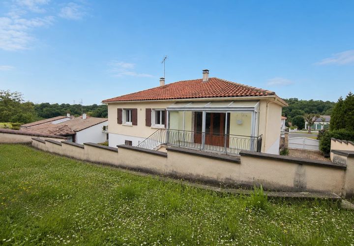 Villa a Ruffec, Charente, Ruffec - € 152.600 | Ref: BVI85652 - foto 1