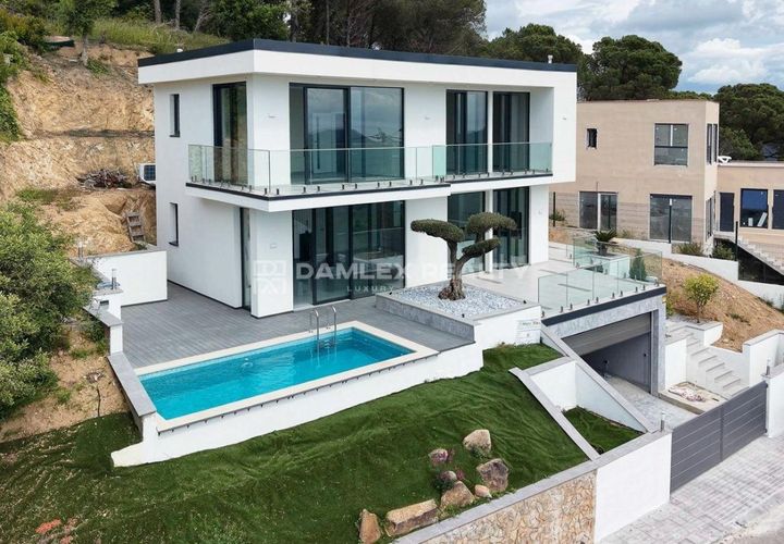 Villa i Lloret De Mar, Gerona, Lloret De Mar - € 795.000 | Ref: 74931 - foto 1