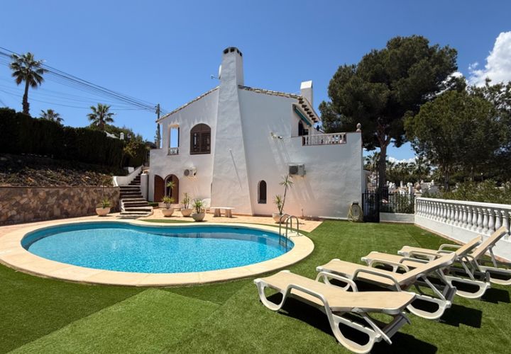 Villa a Orihuela, Alicante, Orihuela - € 750.000 | Ref: MLSC2044804 - foto 1