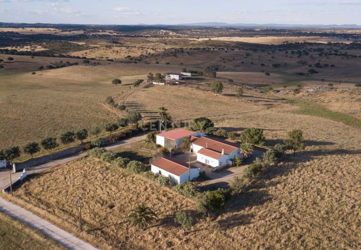 Farm hus i Mourao, Evora, Mourao - € 450.000 | Ref: C0484-00505 - foto 1
