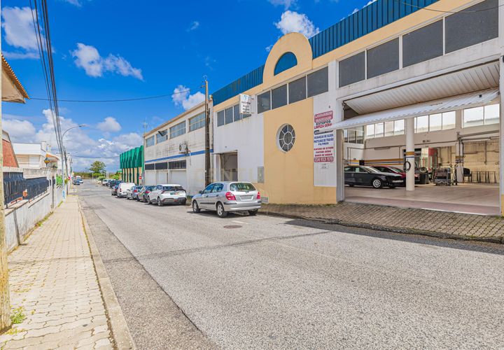 Erhvervsejendom i Amadora, Lisbon, Amadora - € 70.000 | Ref: C0379-01041 - foto 1