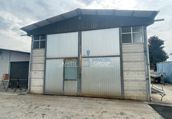 L'establiment comercial a Massa, Massa and Carrara, Massa - € 850/mes | Ref: 2659 - foto 1