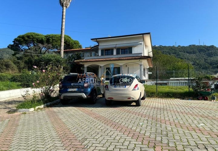 Villa a Carrara, Massa and Carrara, Carrara - € 500.000 | Ref: 3704 - foto 1
