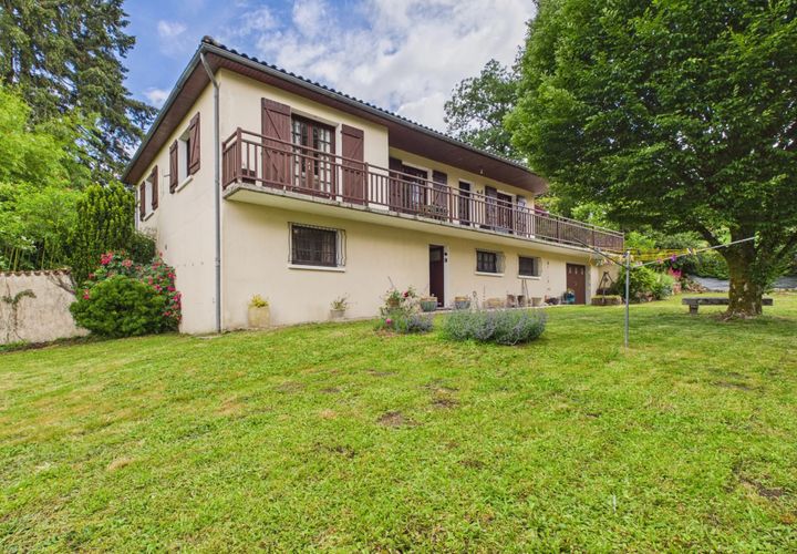 Villa a Confolens, Charente, Confolens - € 249.300 | Ref: BVI83776 - foto 1