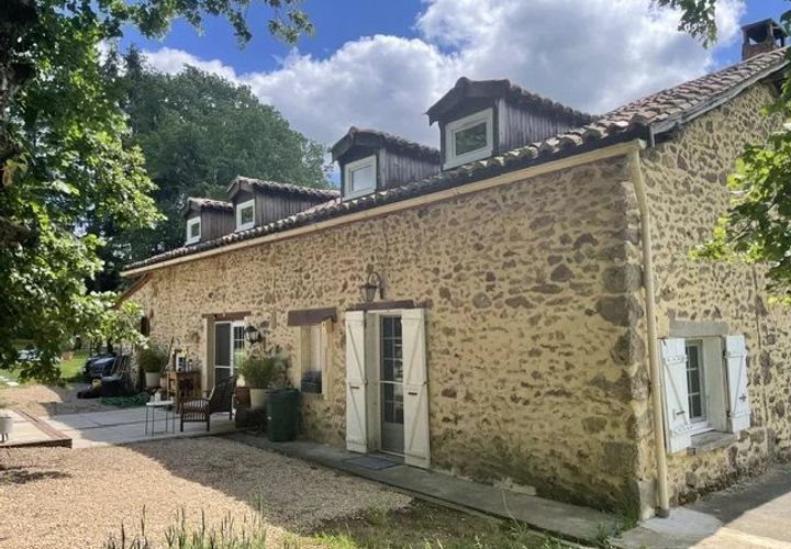 Villa a Rochechouart, Haute-Vienne, Rochechouart - € 189.000 | Ref: BVI85471 - foto 1