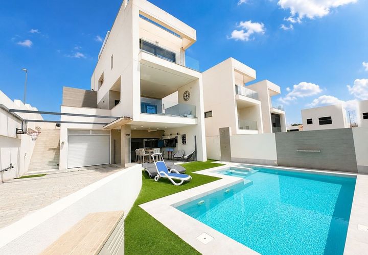 Villa i Benijofar, Alicante, Benijofar - € 795.995 | Ref: 779995 - foto 1