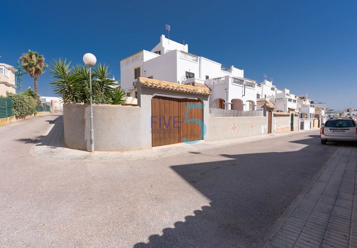 Villa i Orihuela, Alicante, Orihuela - € 255 000 | Ref: P9011 - foto 1