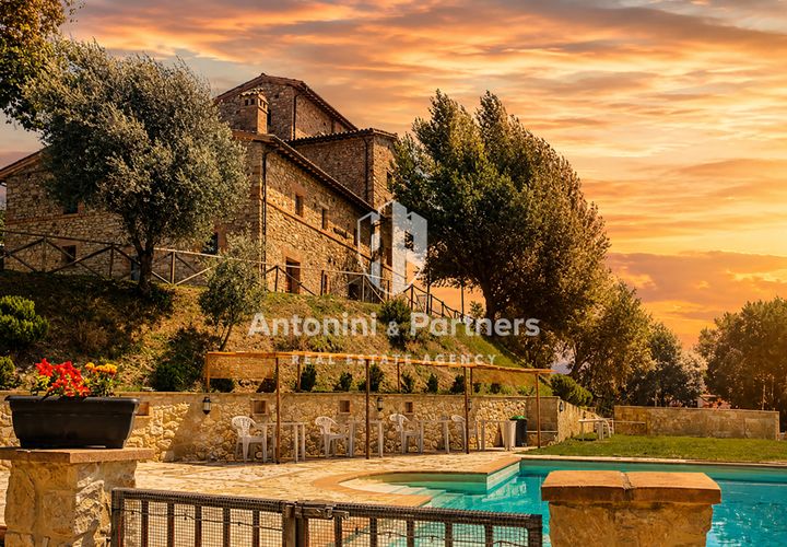 Villa i Todi, Perugia, Todi - € 650.000 | Ref: 64402 - foto 1