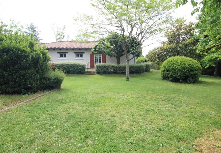 Villa a Aunac, Charente, Aunac - € 200.000 | Ref: BVI85335 - foto 1