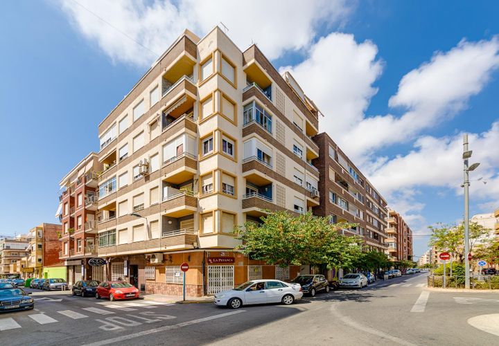 Leilighet i Torrevieja, Alicante, Torrevieja - € 229 000 | Ref: AM-02258/8919 - foto 1