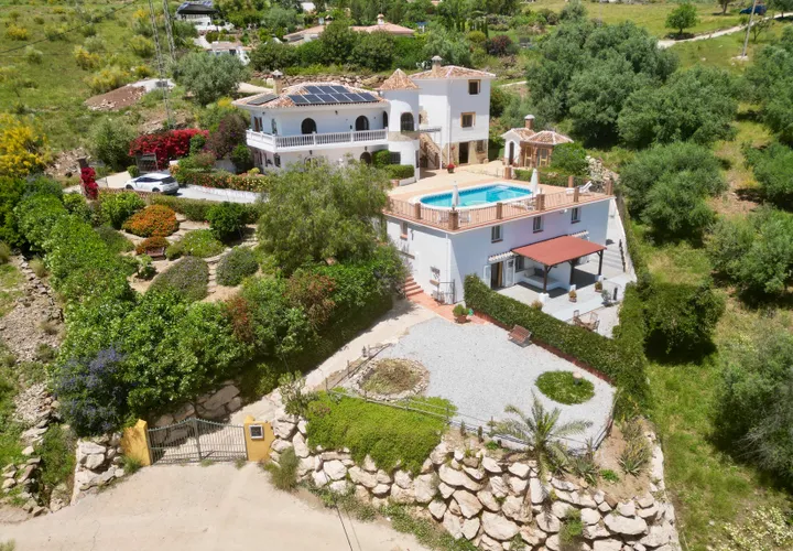 Villa i Alcaucin, Malaga, Alcaucin - € 695.000 | Ref: IRE2616 - foto 1